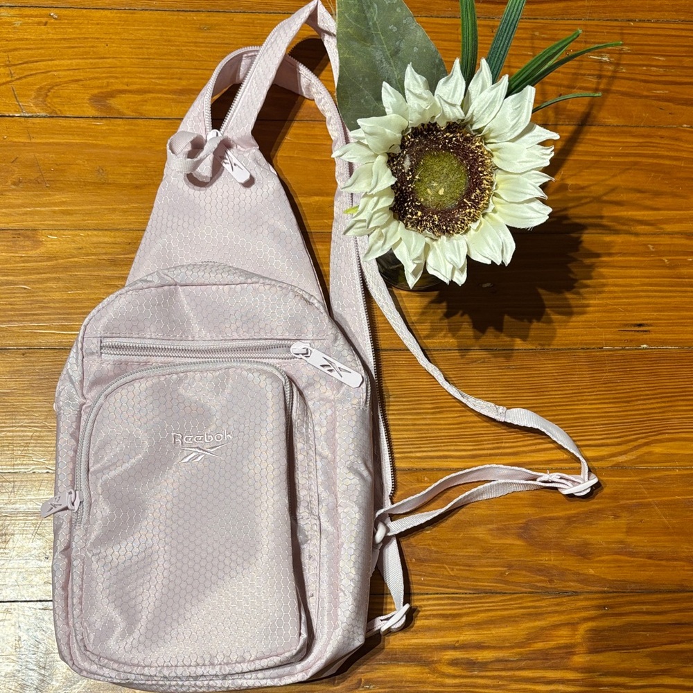 🛍️ Reebok Light Pink Sling Bag